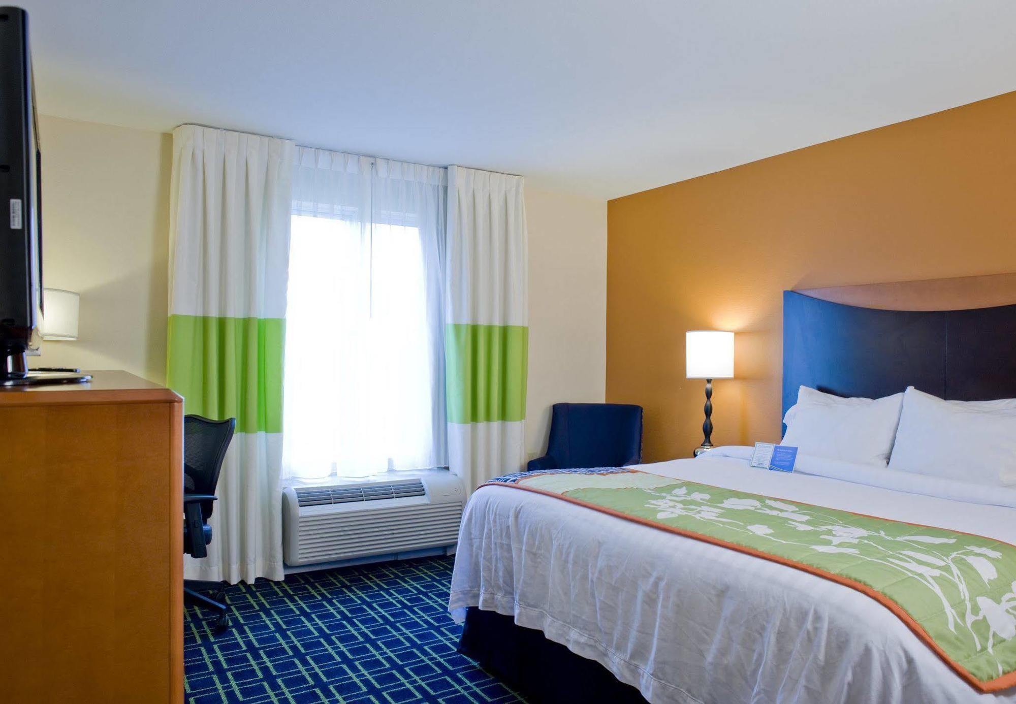 Fairfield Inn & Suites Columbus Rum bild